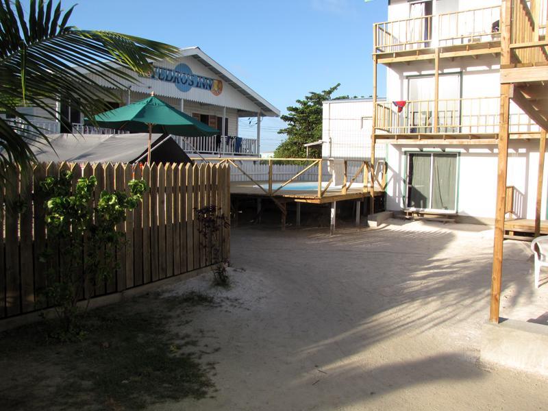 Pedro'S Hotel & Inn San Pedro  Exterior photo